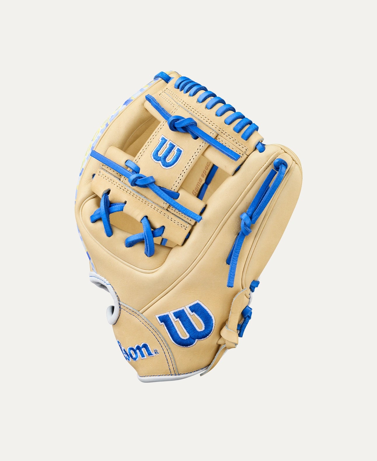 Winter 2025 Bobby Witt Jr. A2000 BWJ7 GM 11.75” Infield Baseball Glove